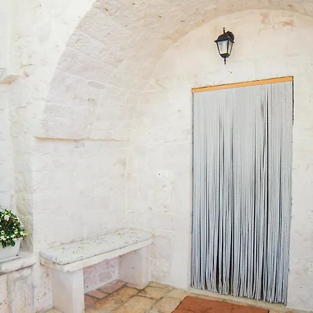 Trulli Borgo Lamie * לוקורוטונדו
